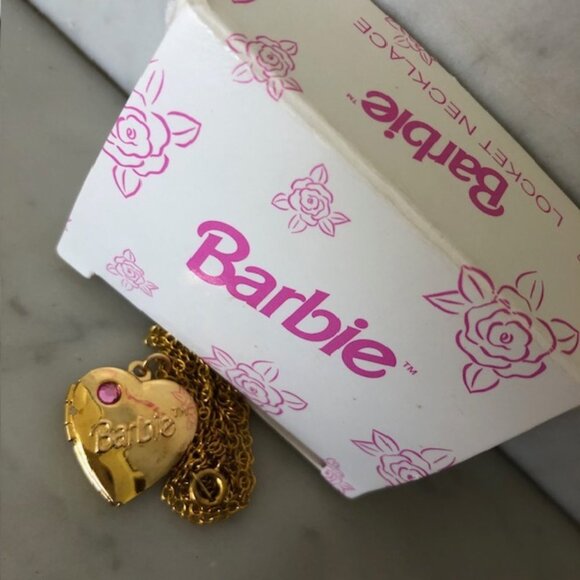 AVON Barbie Heart Locket Gold Tone 18" Chain IOB Vintage RARE - Picture 5 of 16
